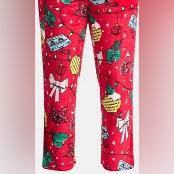 EUC Netflix Stranger Things Holiday Sleep Set, 3-piece Set, Size L (12-14) - Picture 3 of 3